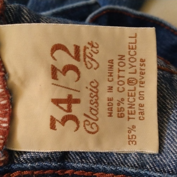 Tommy Bahama Classic Jeans. - Picture 8 of 9